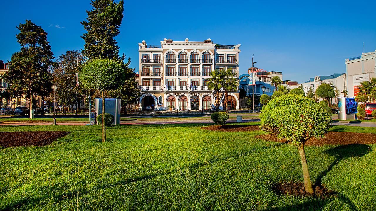 The Admiral Hotel Батуми Экстерьер фото